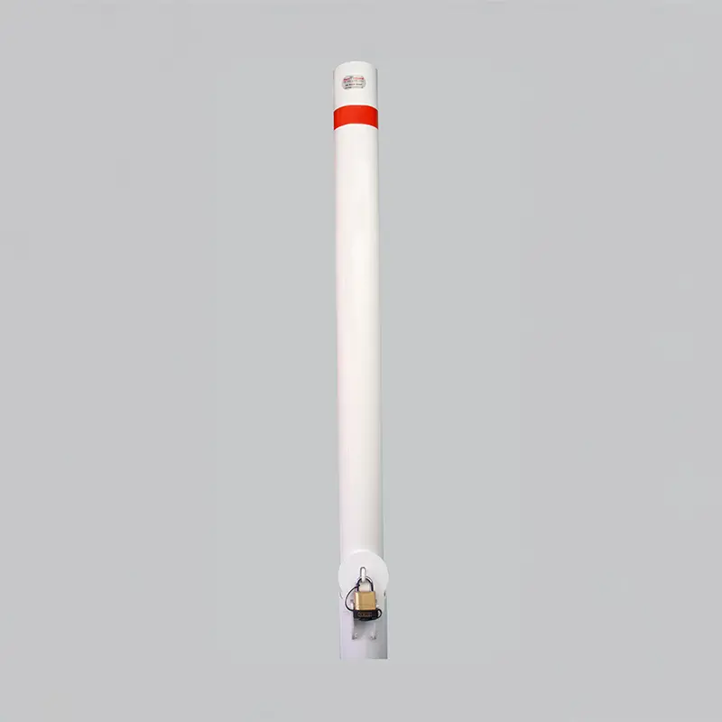 R7 Removable padlock bollard